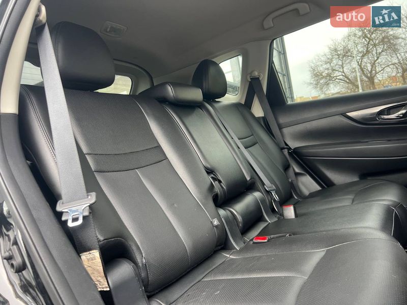 Внедорожник / Кроссовер Nissan Rogue 2017 в Ивано-Франковске