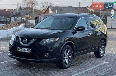 Позашляховик / Кросовер Nissan Rogue 2014 в Нововолинську