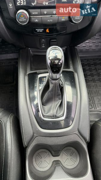 Внедорожник / Кроссовер Nissan Rogue 2017 в Кропивницком