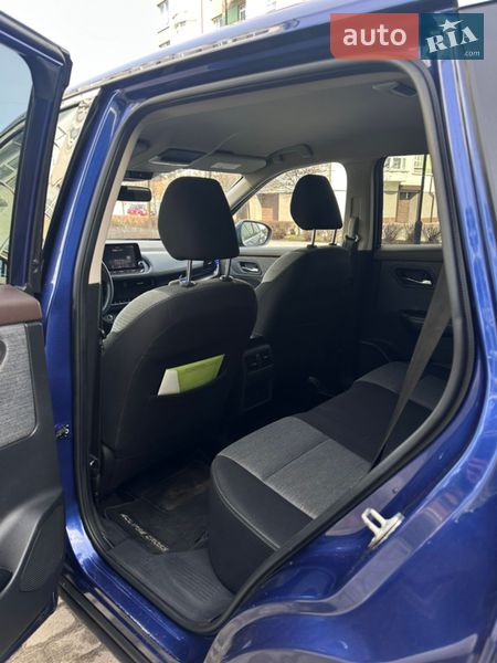 Позашляховик / Кросовер Nissan Rogue 2021 в Івано-Франківську