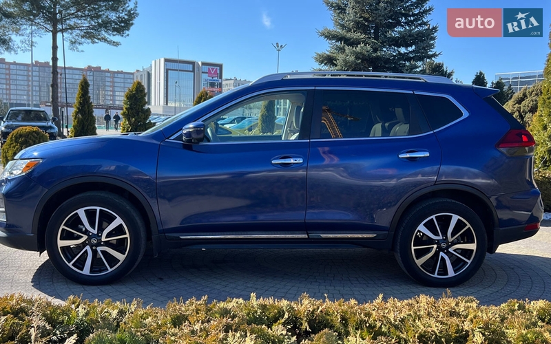 Внедорожник / Кроссовер Nissan Rogue 2018 в Львове