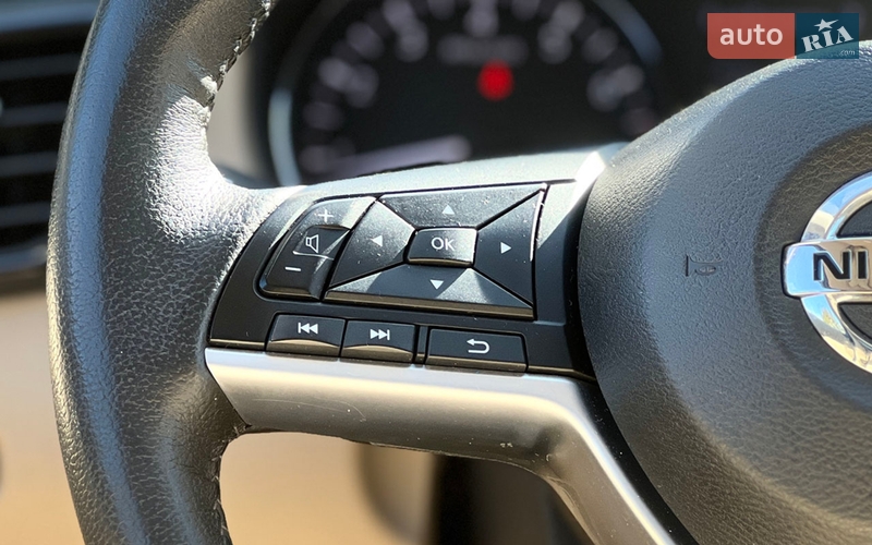 Внедорожник / Кроссовер Nissan Rogue 2018 в Львове