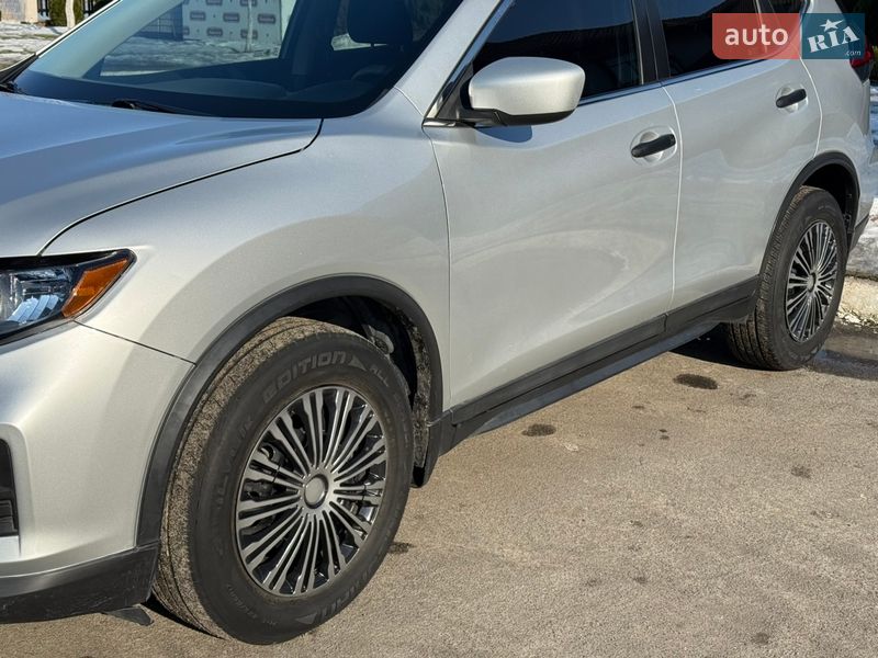 Внедорожник / Кроссовер Nissan Rogue 2019 в Киеве