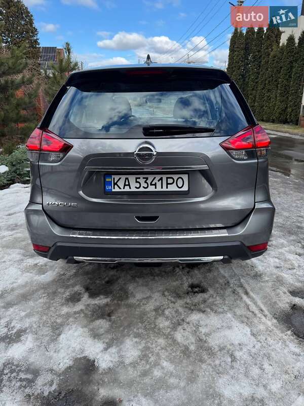 Внедорожник / Кроссовер Nissan Rogue 2016 в Киеве