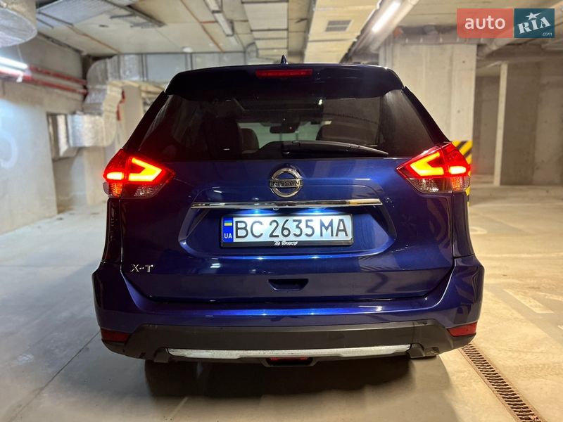 Внедорожник / Кроссовер Nissan Rogue 2016 в Львове