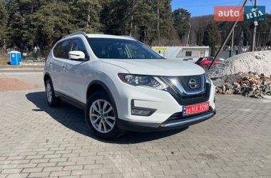 Внедорожник / Кроссовер Nissan Rogue 2017 в Львове