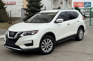 Внедорожник / Кроссовер Nissan Rogue 2017 в Харькове