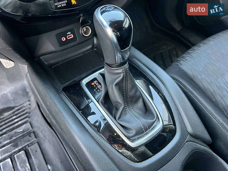 Позашляховик / Кросовер Nissan Rogue 2018 в Львові