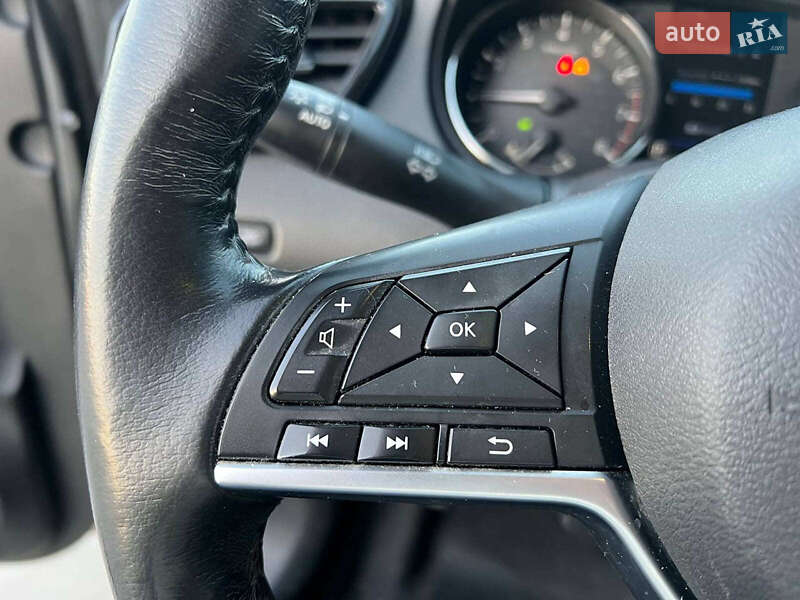 Позашляховик / Кросовер Nissan Rogue 2018 в Львові