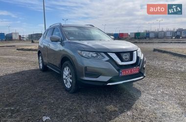 Внедорожник / Кроссовер Nissan Rogue 2017 в Львове