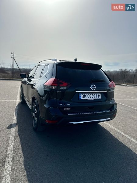 Внедорожник / Кроссовер Nissan Rogue 2017 в Ровно