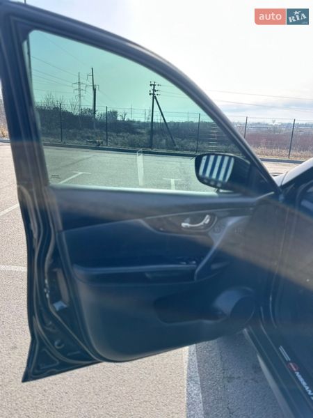 Внедорожник / Кроссовер Nissan Rogue 2017 в Ровно