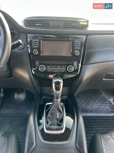 Внедорожник / Кроссовер Nissan Rogue 2017 в Ровно