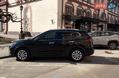 Внедорожник / Кроссовер Nissan Rogue 2018 в Киеве