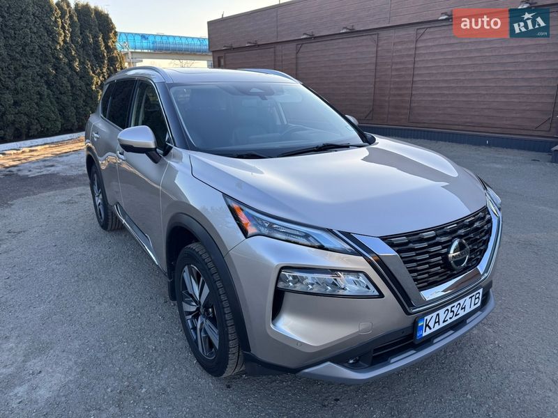 Внедорожник / Кроссовер Nissan Rogue 2021 в Киеве