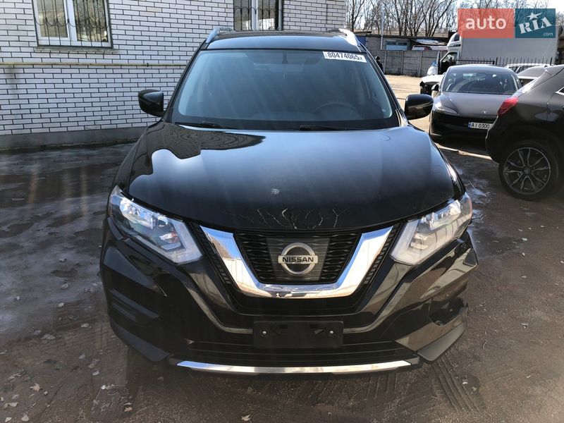 Внедорожник / Кроссовер Nissan Rogue 2017 в Ирпене