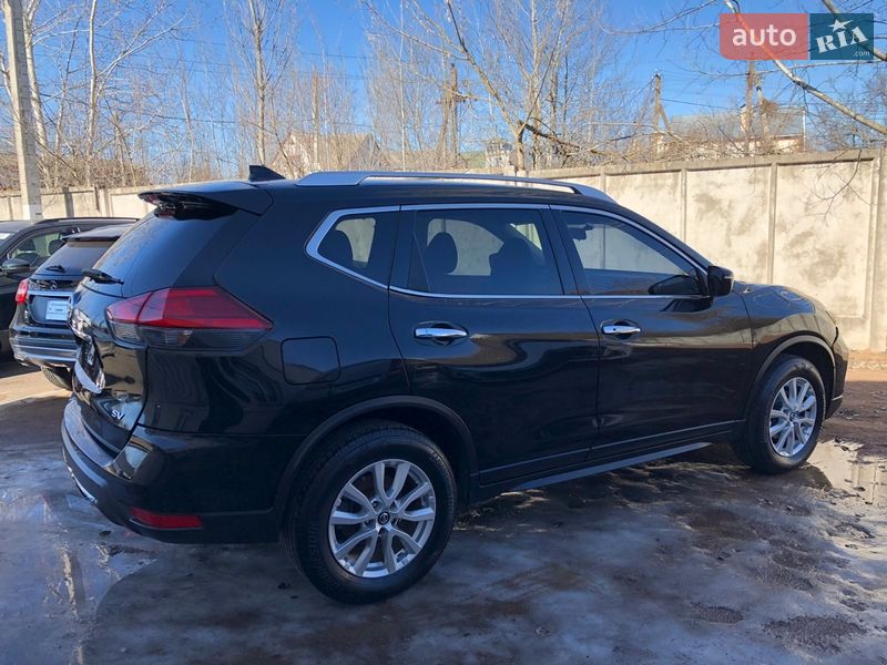 Внедорожник / Кроссовер Nissan Rogue 2017 в Ирпене