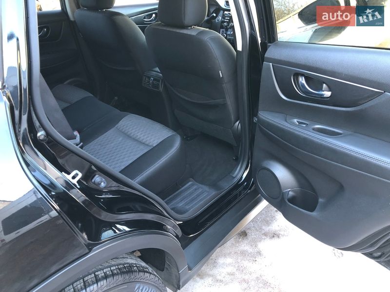 Внедорожник / Кроссовер Nissan Rogue 2017 в Ирпене