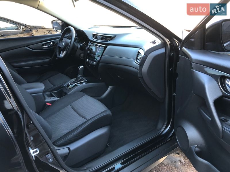 Внедорожник / Кроссовер Nissan Rogue 2017 в Ирпене