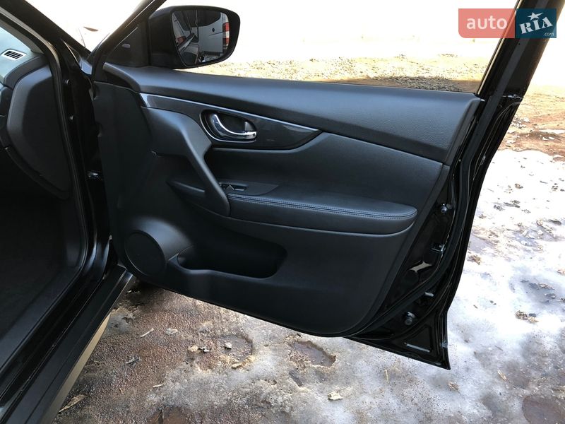 Внедорожник / Кроссовер Nissan Rogue 2017 в Ирпене