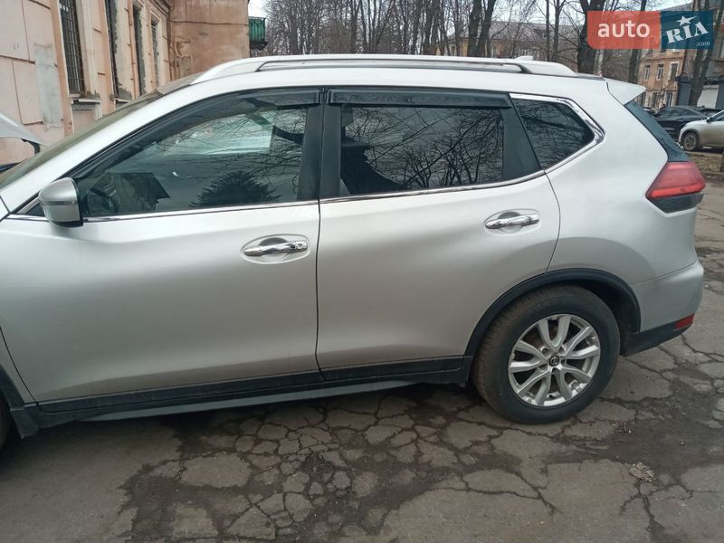 Внедорожник / Кроссовер Nissan Rogue 2017 в Кривом Роге
