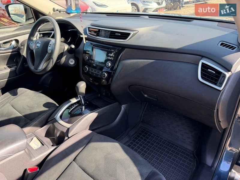 Внедорожник / Кроссовер Nissan Rogue 2016 в Ивано-Франковске