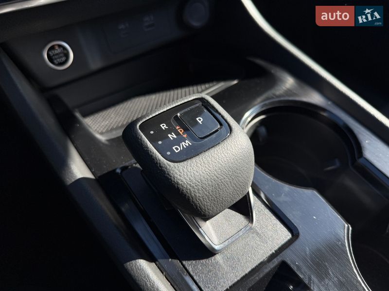 Внедорожник / Кроссовер Nissan Rogue 2023 в Житомире