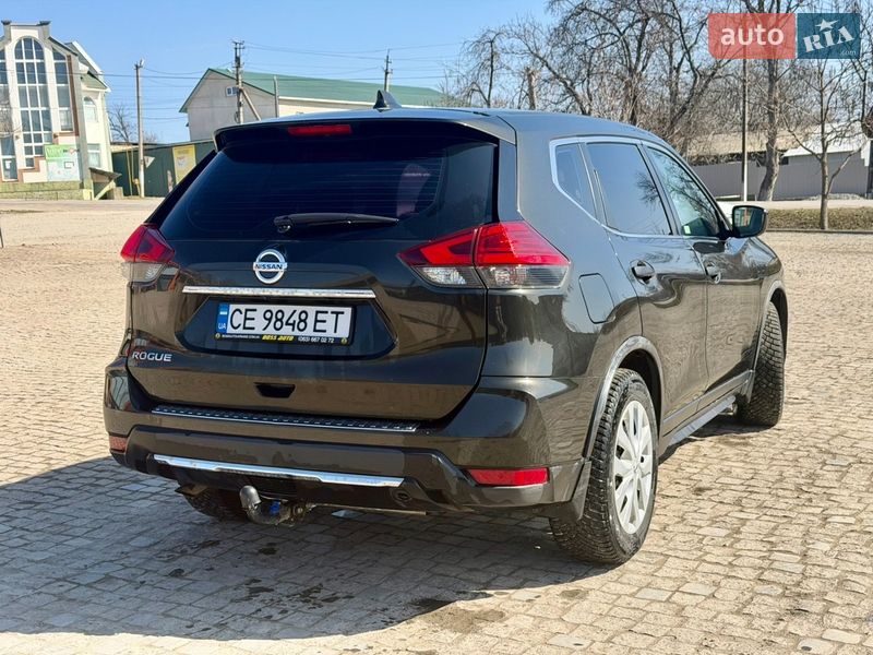 Внедорожник / Кроссовер Nissan Rogue 2017 в Кельменцах