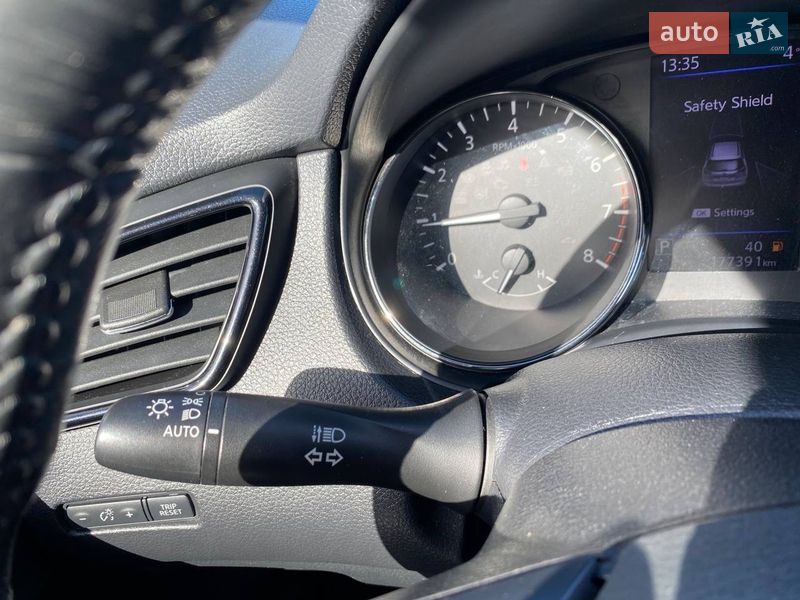 Внедорожник / Кроссовер Nissan Rogue 2018 в Житомире