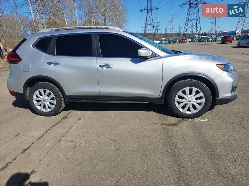 Внедорожник / Кроссовер Nissan Rogue 2017 в Харькове