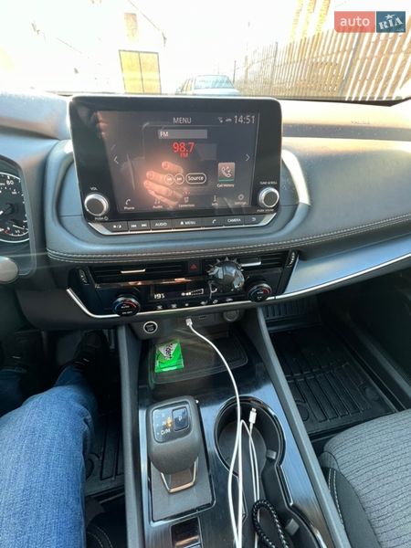 Внедорожник / Кроссовер Nissan Rogue 2021 в Козове