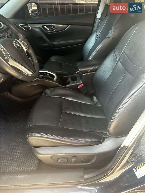 Внедорожник / Кроссовер Nissan Rogue 2015 в Днепре