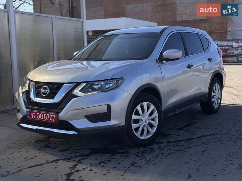 Внедорожник / Кроссовер Nissan Rogue 2017 в Лубнах