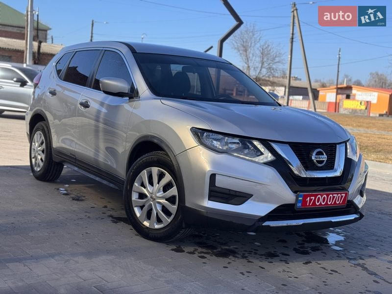 Внедорожник / Кроссовер Nissan Rogue 2017 в Лубнах