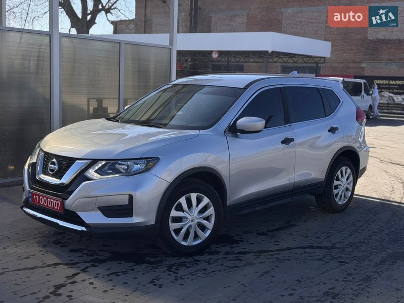 Внедорожник / Кроссовер Nissan Rogue 2017 в Лубнах