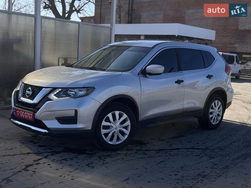 Внедорожник / Кроссовер Nissan Rogue 2017 в Лубнах