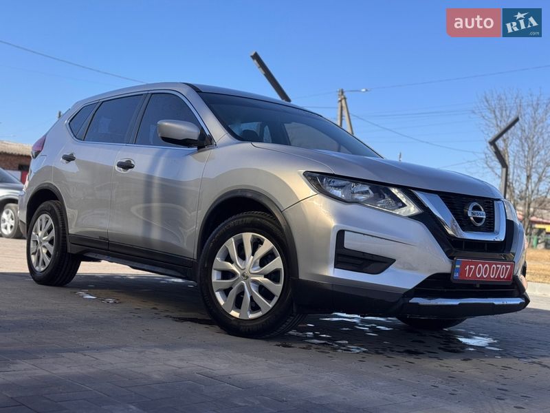 Внедорожник / Кроссовер Nissan Rogue 2017 в Лубнах
