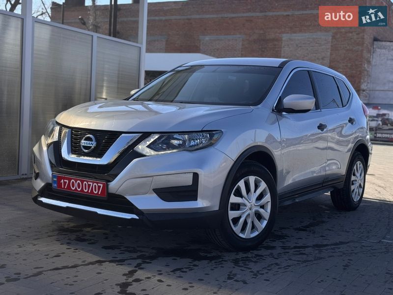 Внедорожник / Кроссовер Nissan Rogue 2017 в Лубнах