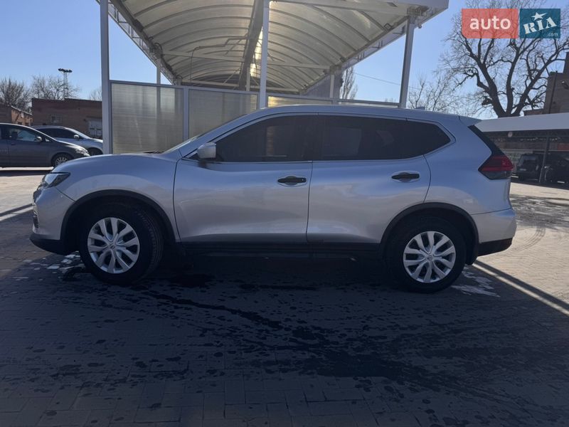 Внедорожник / Кроссовер Nissan Rogue 2017 в Лубнах