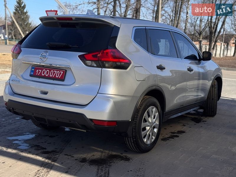 Внедорожник / Кроссовер Nissan Rogue 2017 в Лубнах