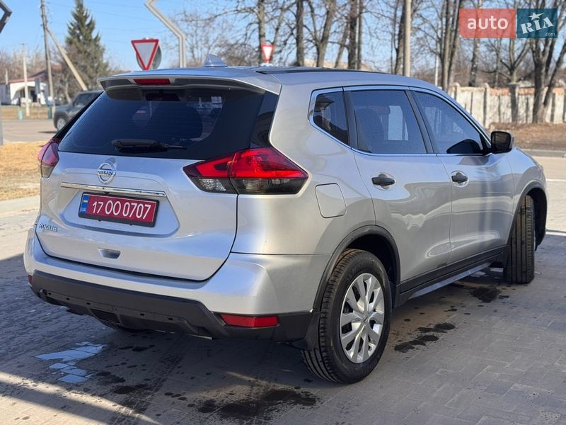 Внедорожник / Кроссовер Nissan Rogue 2017 в Лубнах