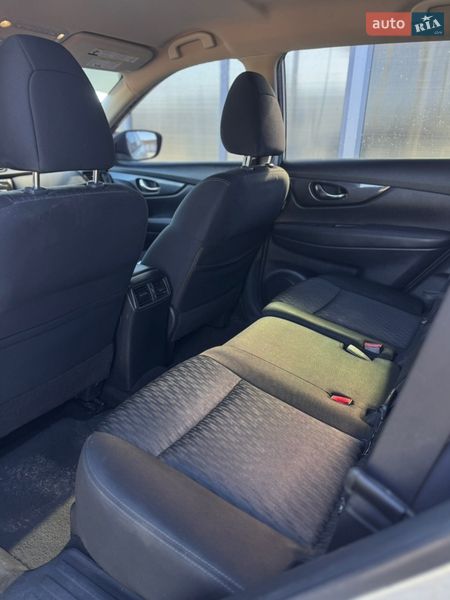 Внедорожник / Кроссовер Nissan Rogue 2017 в Лубнах