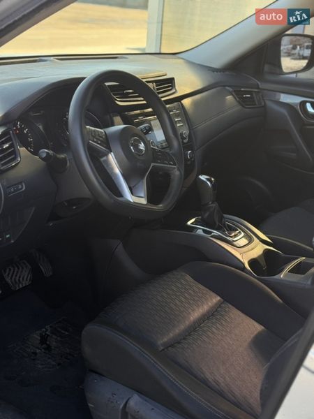 Внедорожник / Кроссовер Nissan Rogue 2017 в Лубнах