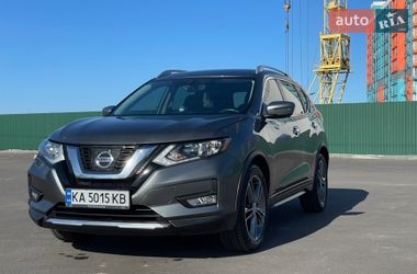 Внедорожник / Кроссовер Nissan Rogue 2017 в Чернигове