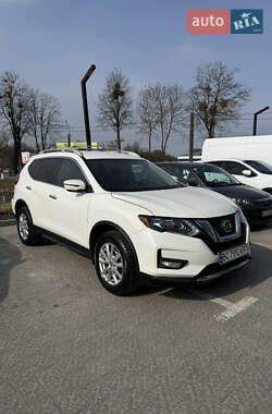 Внедорожник / Кроссовер Nissan Rogue 2016 в Львове