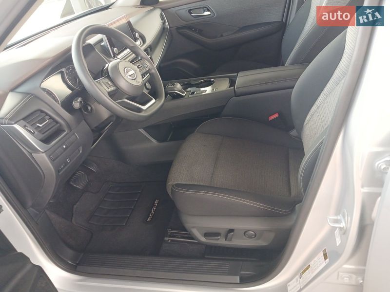 Внедорожник / Кроссовер Nissan Rogue 2023 в Броварах