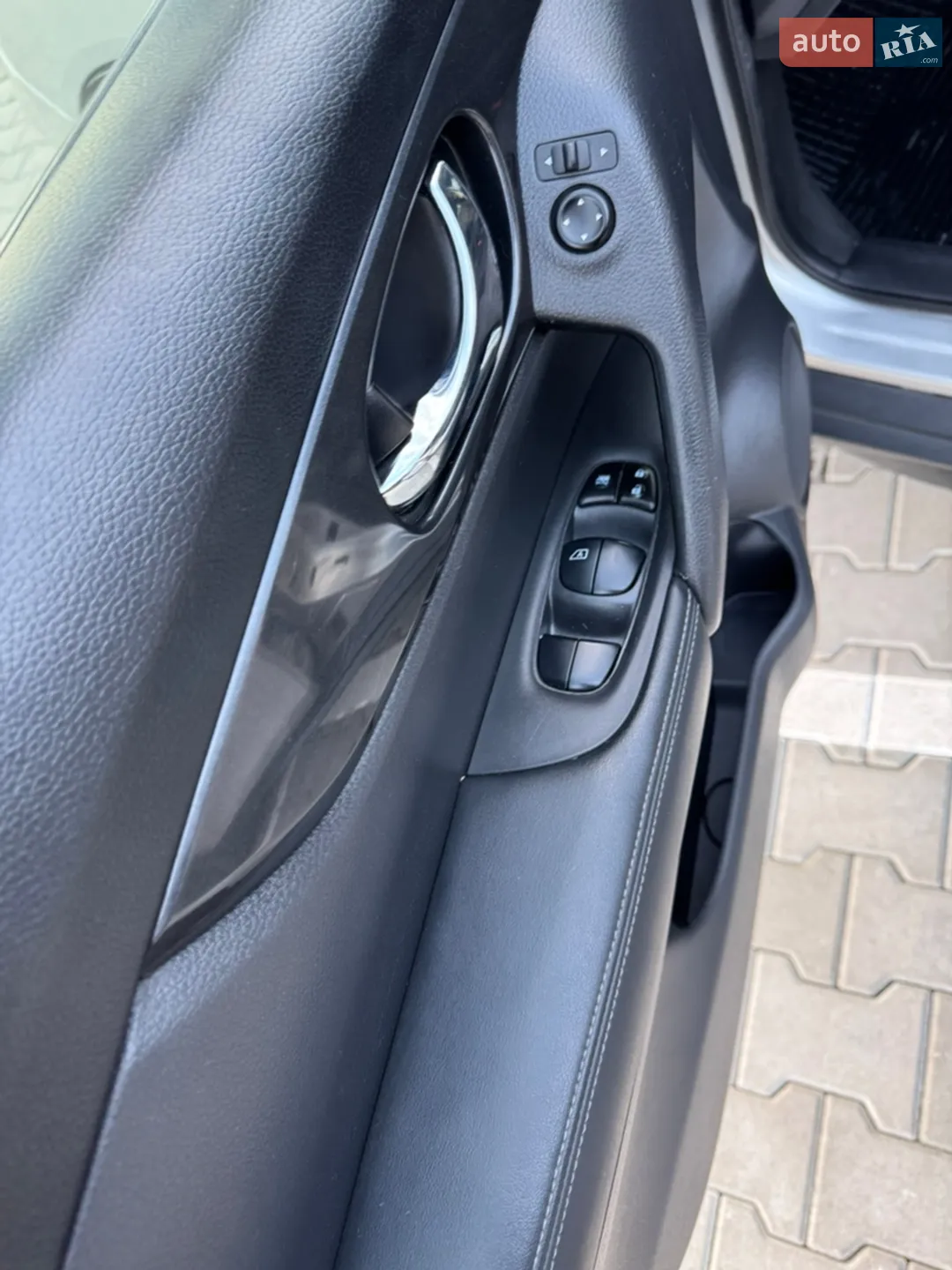 2019 Nissan Rogue - мініатюра 17