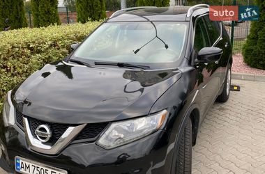 Внедорожник / Кроссовер Nissan Rogue 2015 в Житомире