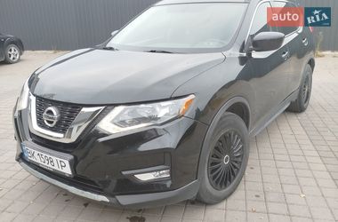 Внедорожник / Кроссовер Nissan Rogue 2017 в Сарнах