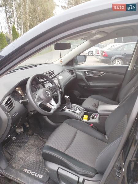 Внедорожник / Кроссовер Nissan Rogue 2017 в Сарнах
